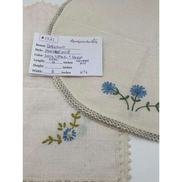 Vintage Set of 4 Ivory Ladies Handkerchiefs With Blue Embroidery Flower Crochet - Picture 11 of 11